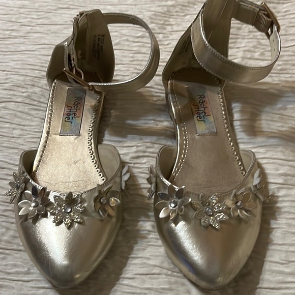🎉HP🎉 Rachel Shoes Mindy in Gold - Picture 10 of 10